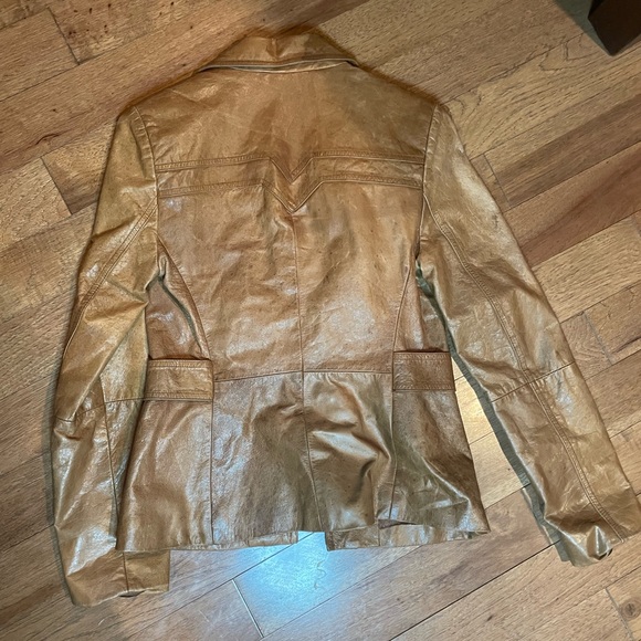 🌞Western style leather jacket fits small!! 🤠🤠 - Picture 4 of 7